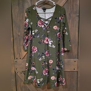JUSTIFY Olive Floral 3/4 Sleeve Mini Dress Size Large